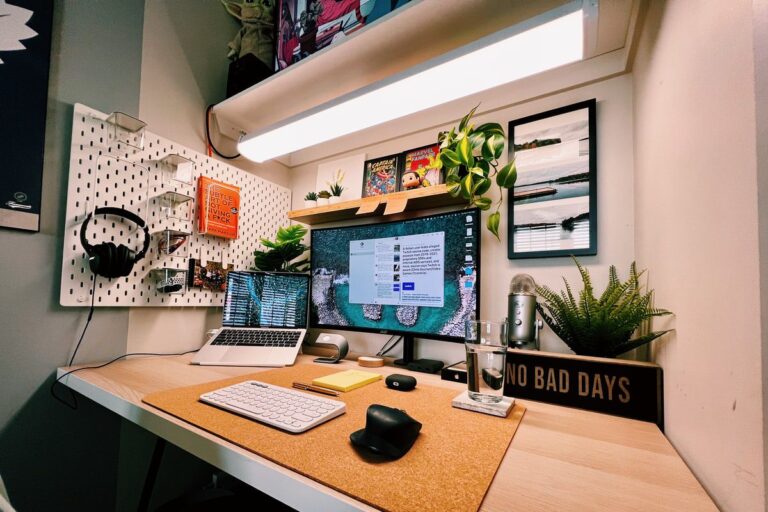 Top-Tips-to-Create-the-Best-Desk-Setup-for-Productivity